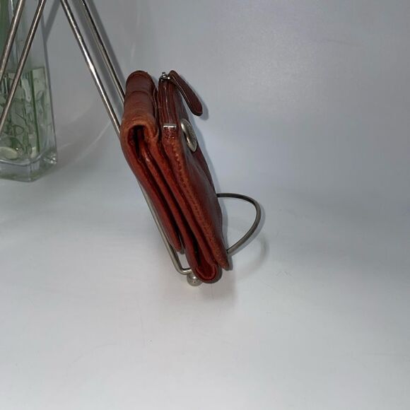 Mischa Barton Soft Leather Compact Wallet - Picture 4 of 9